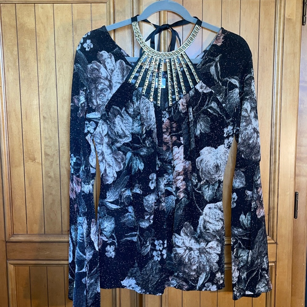 Venus Floral Glitter Decorative Neckline Shirt